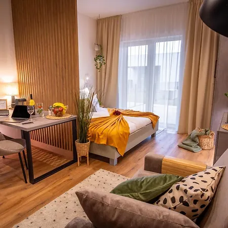 Apartment Between Rivers Apartments, Ac, Netflix & Parking Komarov