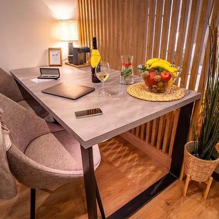 Between Rivers Apartments, Ac, Netflix & Parking