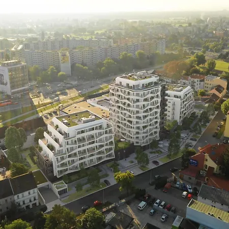 דירה Between Rivers Apartments, Ac, Netflix & Parking *