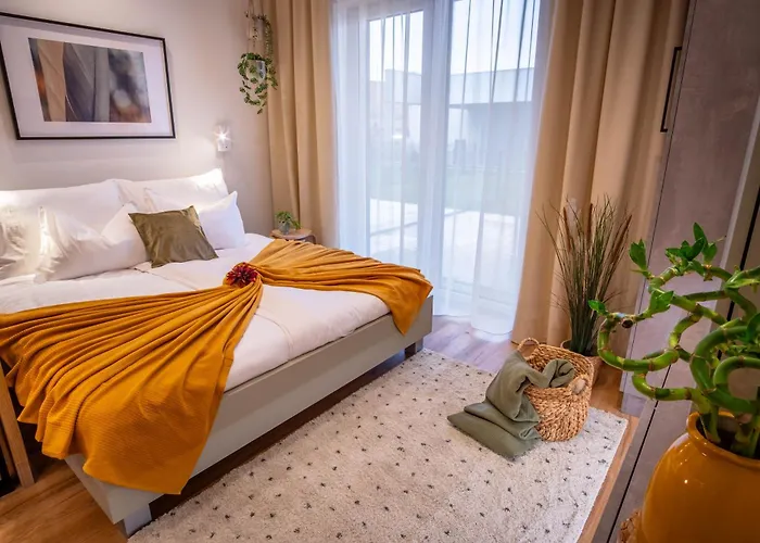 דירה Between Rivers Apartments, Ac, Netflix & Parking Komarov
