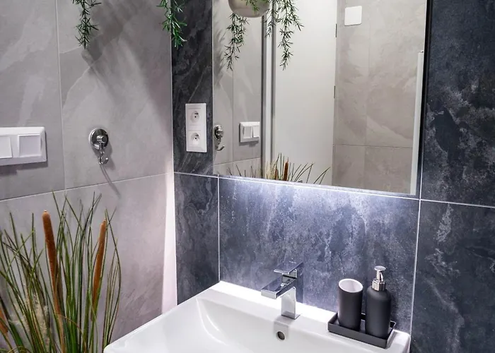 Between Rivers Apartments, Ac, Netflix & Parking Komarov