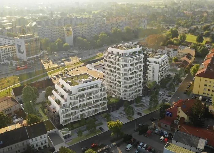 דירה Between Rivers Apartments, Ac, Netflix & Parking *